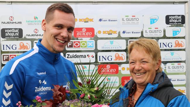 Levon van Dijk speelt honderdste wedstrijd voor hoofdklasser Hoogeveen