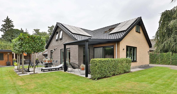Te koop in Drenthe: semi bungalow met praktijkruimte en ruime tuin