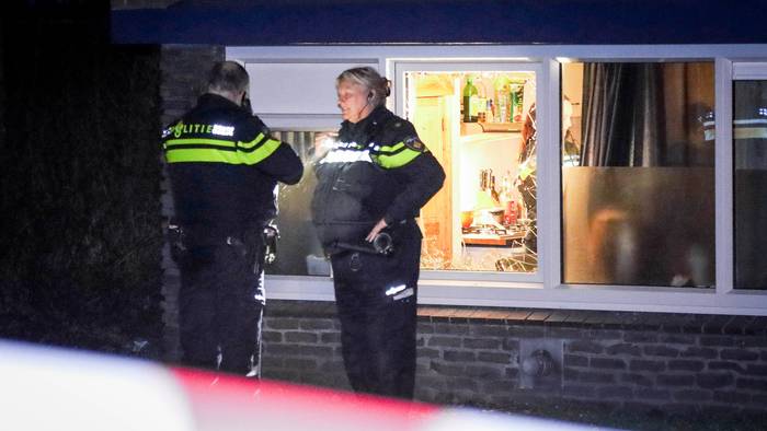 Politie onderzoekt overval op flatwoning in Emmen (Video)