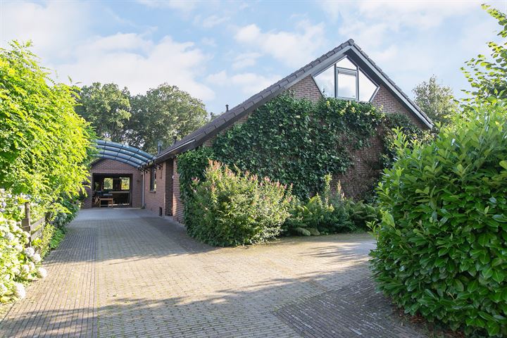 Te koop in Drenthe: vrijstaande woning met 5 slaapkamers en 2 badkamers