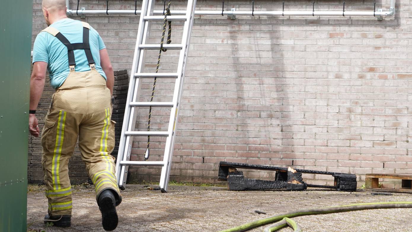 Plaats delict gemaakt na brand bij winkel in Beilen
