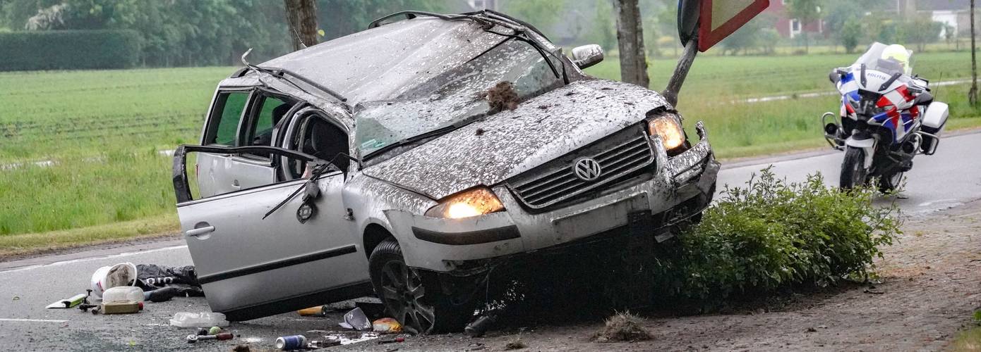 Automobilist aangehouden na forse crash in Spijkerboor