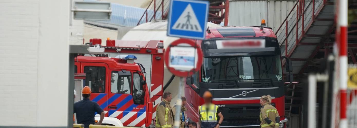 Brandweer uren bezig met inzet bij bedrijf in Hoogersmilde