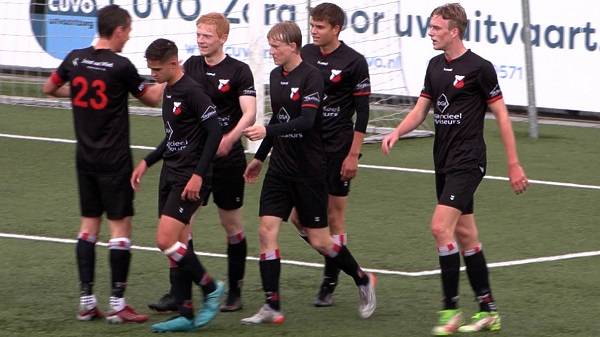 Zwaar gehavend Hoogeveen gaat op slotdag met 3-0 onderuit tegen HBS (video)