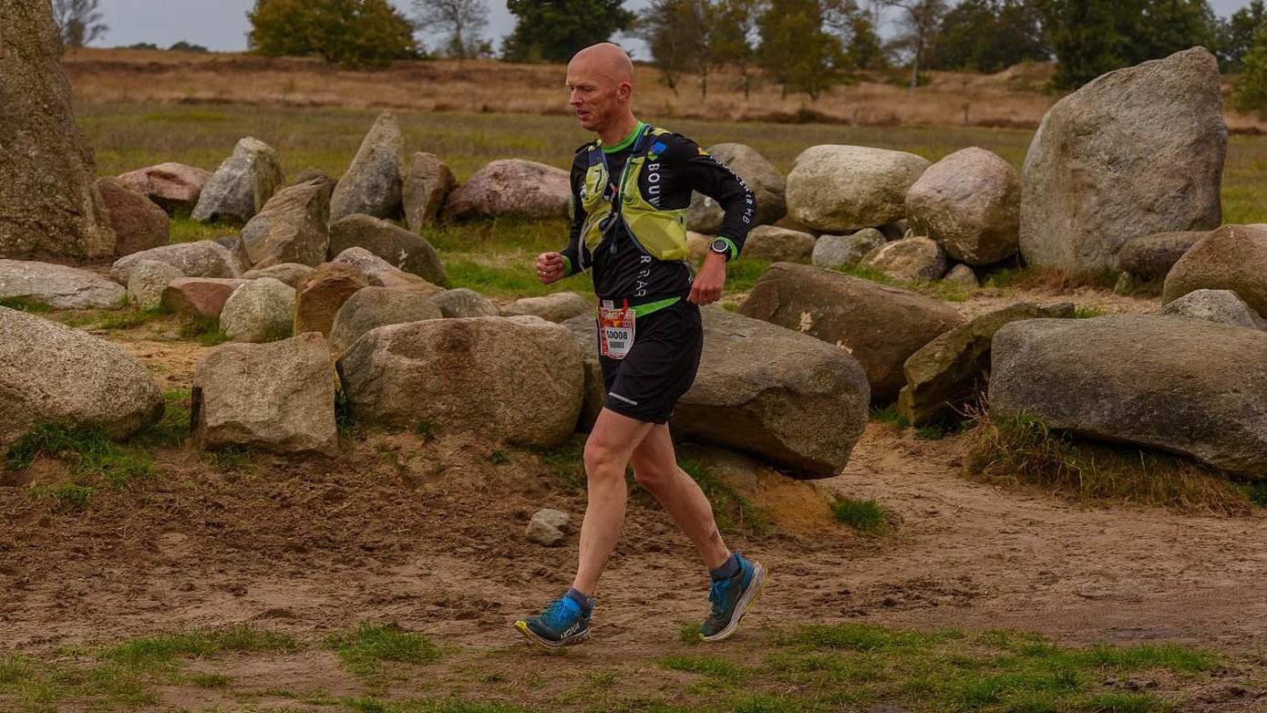 100 km Ultra trailrun door Drenthe in nieuw jasje