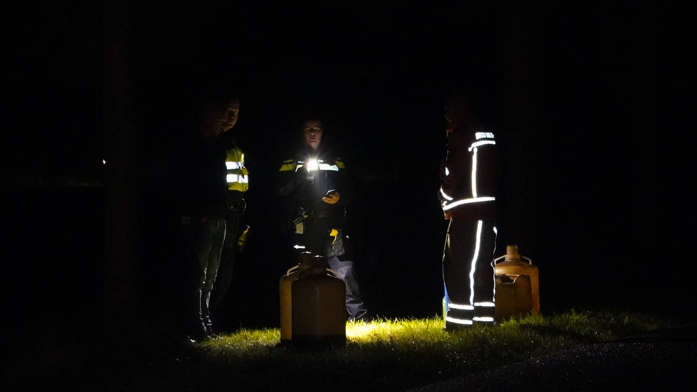 Brandweer ingezet voor dumping onbekende vaten in Spier