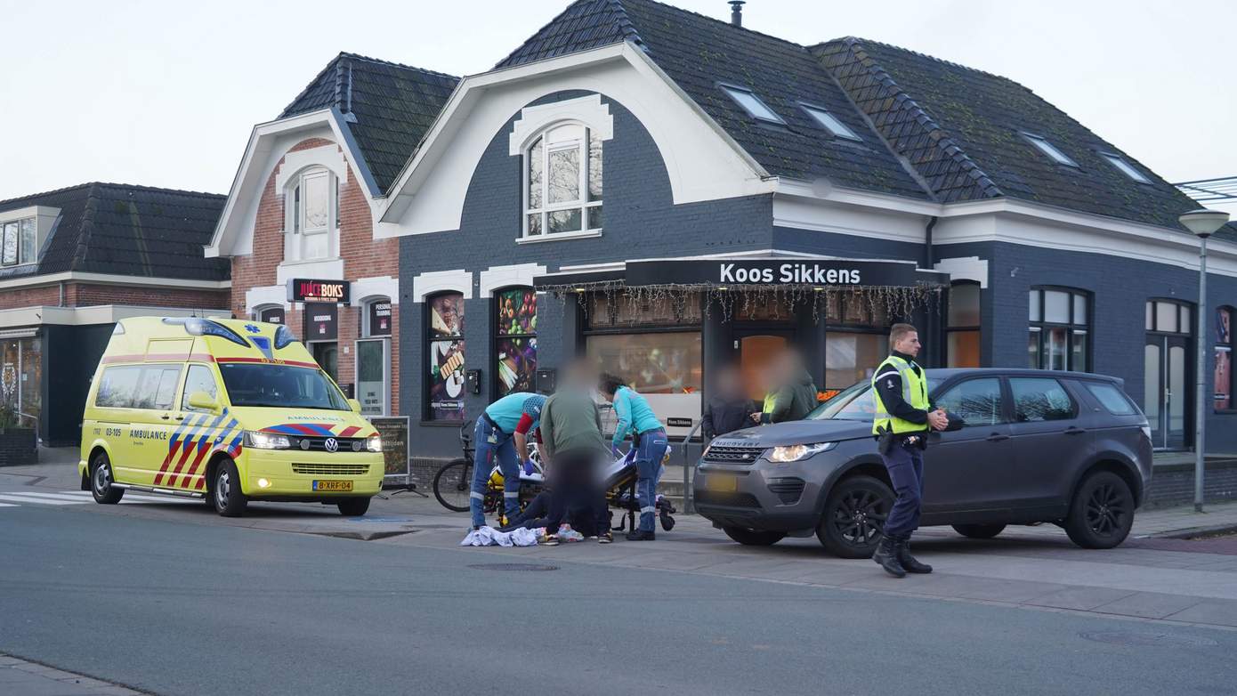 Fietser gewond na botsing met auto in Paterswolde