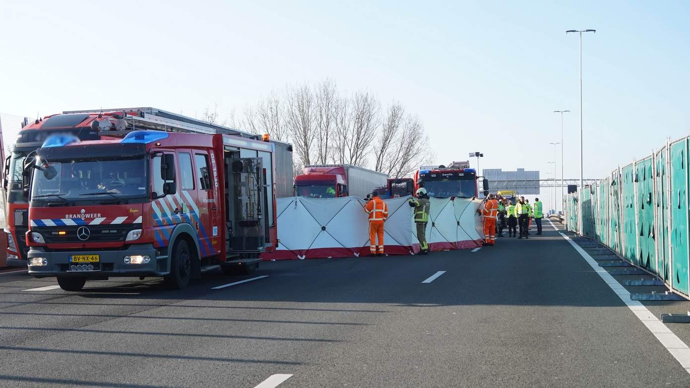 A28 Zwolle richting Meppel tot 16:00 uur dicht vanwege dodelijk ongeval