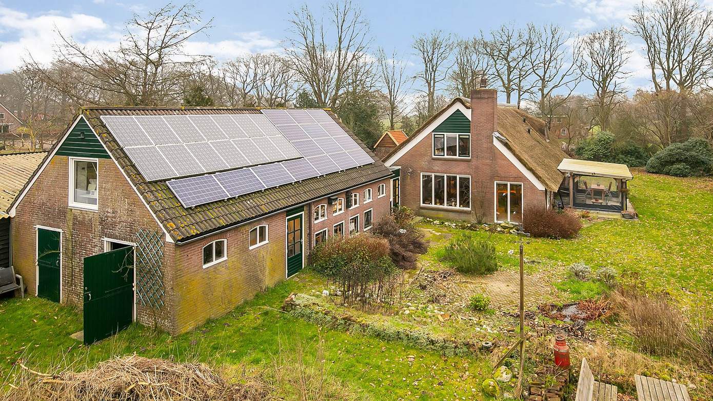 bibliothecaris Geruïneerd Snel Te koop in Drenthe: woonboerderij met ingebouwde sauna en 6 slaapkamers