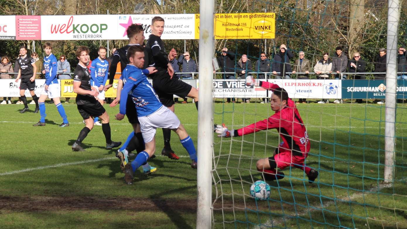 Hoogeveen zeker van Promotievoetbal na zege bij hekkensluiter VKW (video)