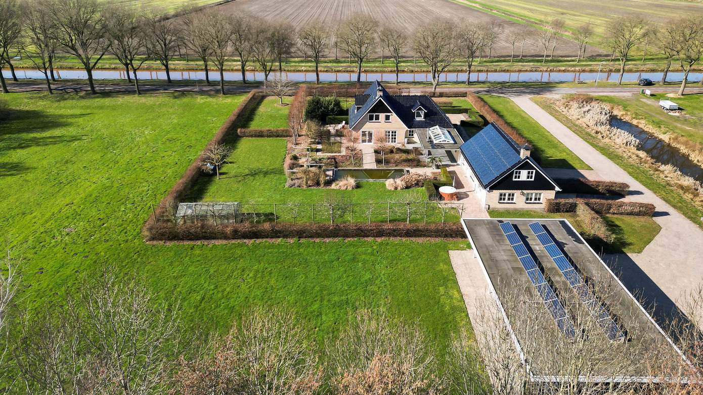 Te koop in Drenthe: luxe landhuis op perceel van 11.375 m² met veel grond
