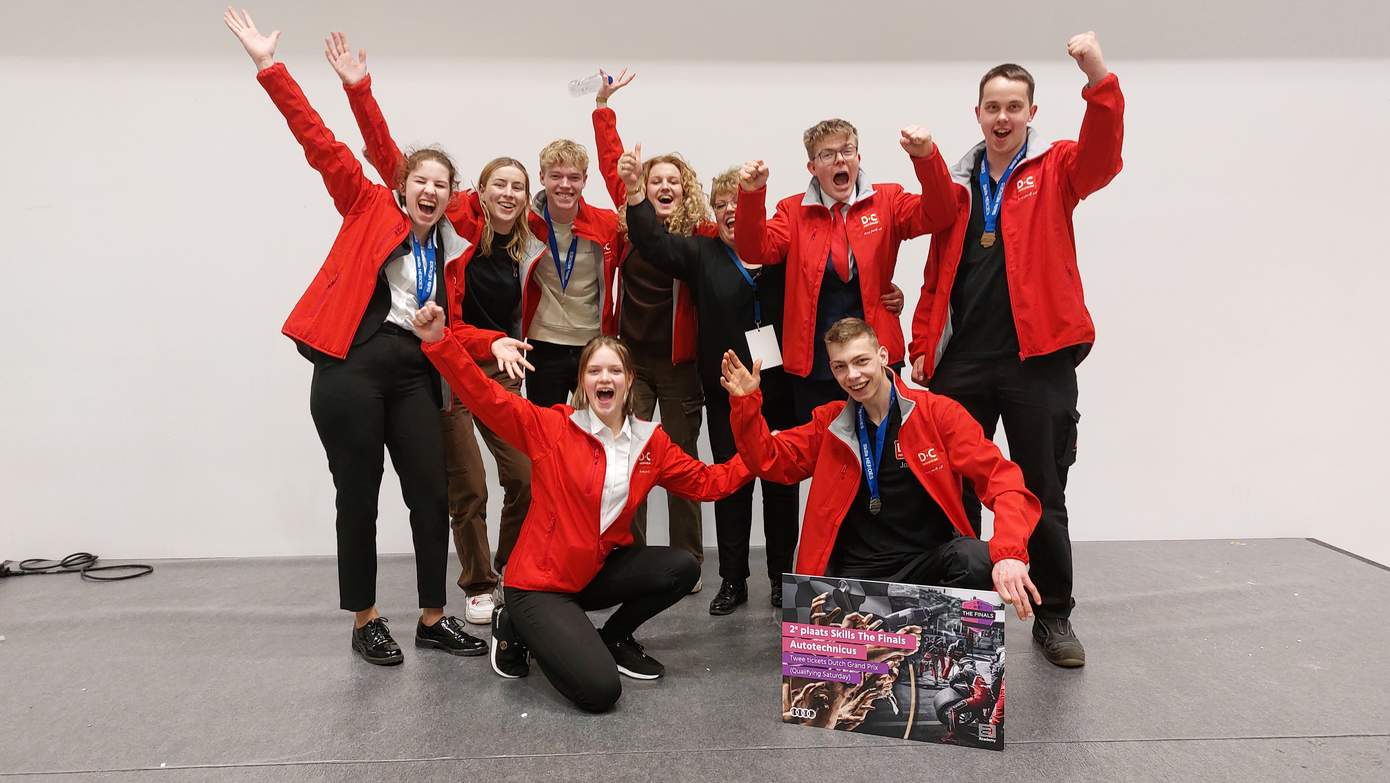Vier prijswinnaars Drenthe College tijdens Skills the Finals