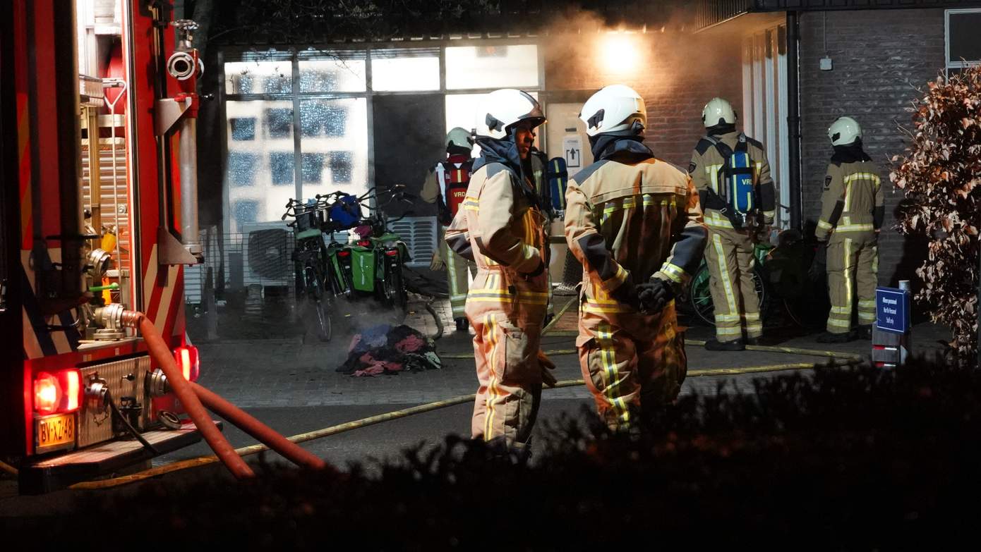 Brand in gebouw bij Hof van Saksen in Rolde