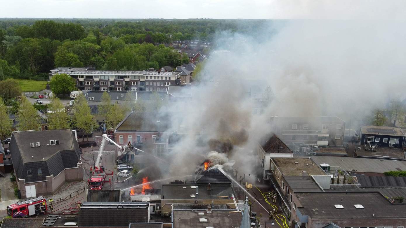NL-Alert gegeven voor zeer grote brand in Restaurant