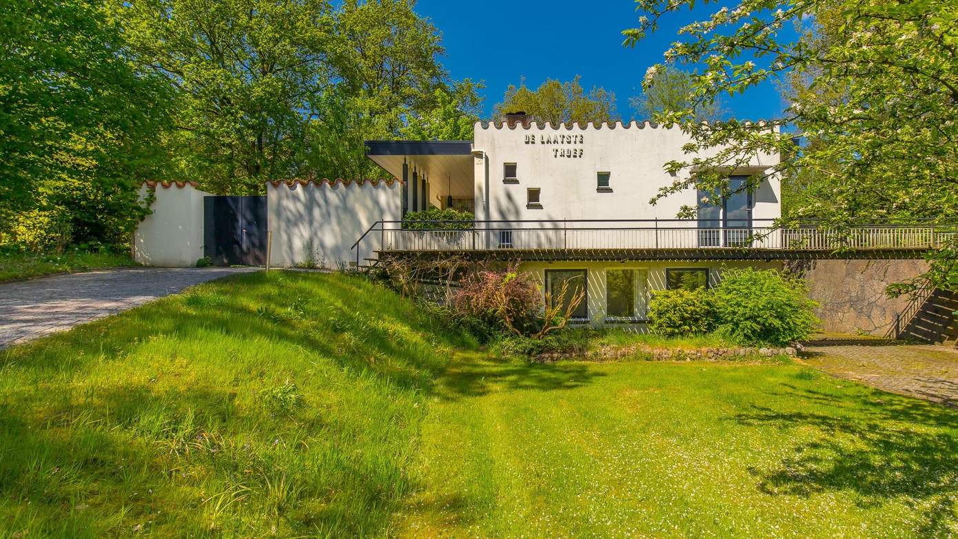 Te koop in Drenthe: vrijstaande villa met sauna, zwembad en 23.030 m² eigen grond