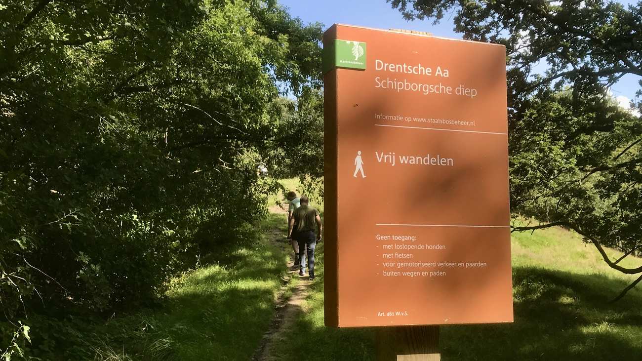 Literaire wandelroute over Suze Sanders van Drentsche Aa naor de Kymmelsbarg in Schipbörg