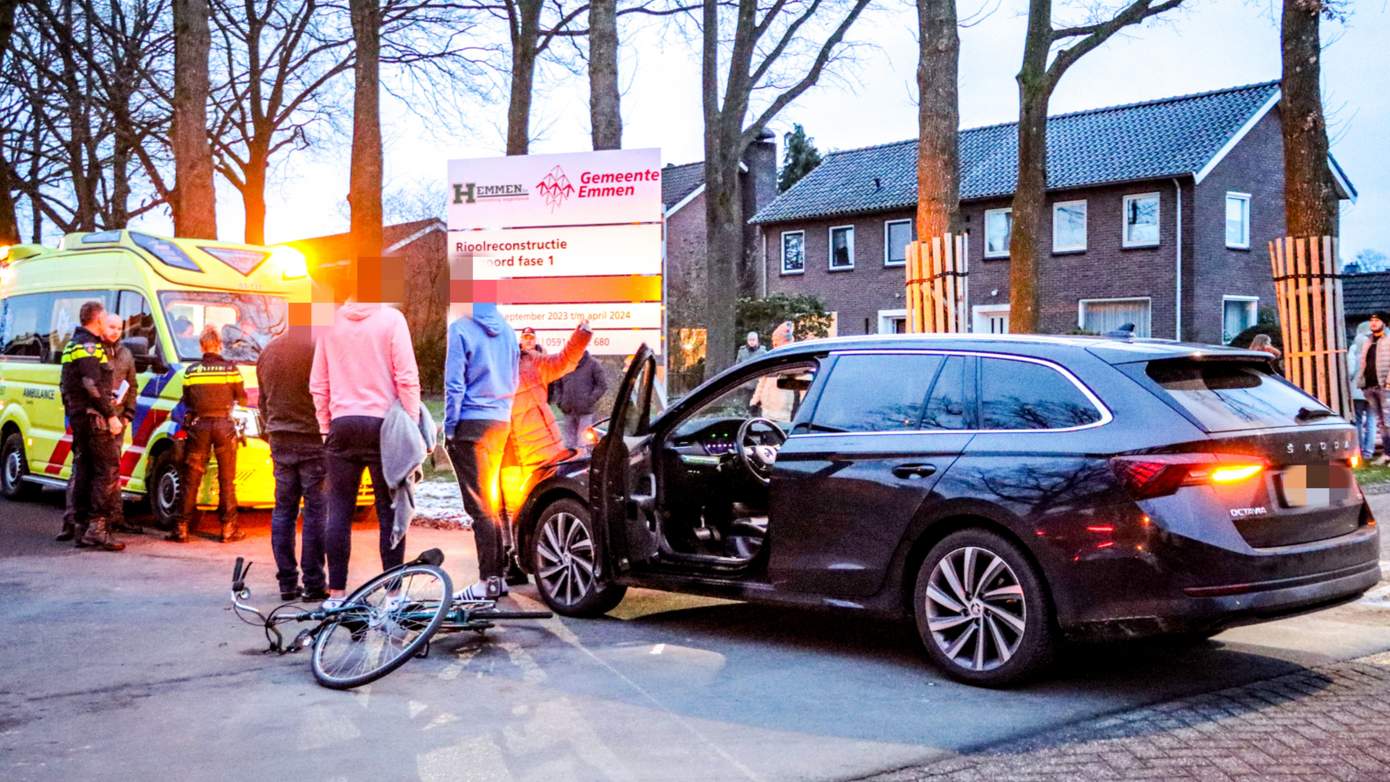 Fietser gewond na botsing met auto