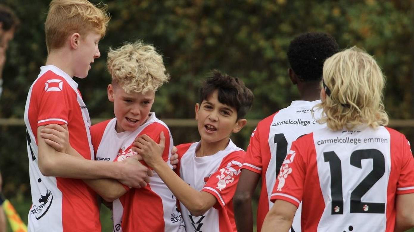 FC Emmen en Carmelcollege trappen af voor vrouwenvoetbal