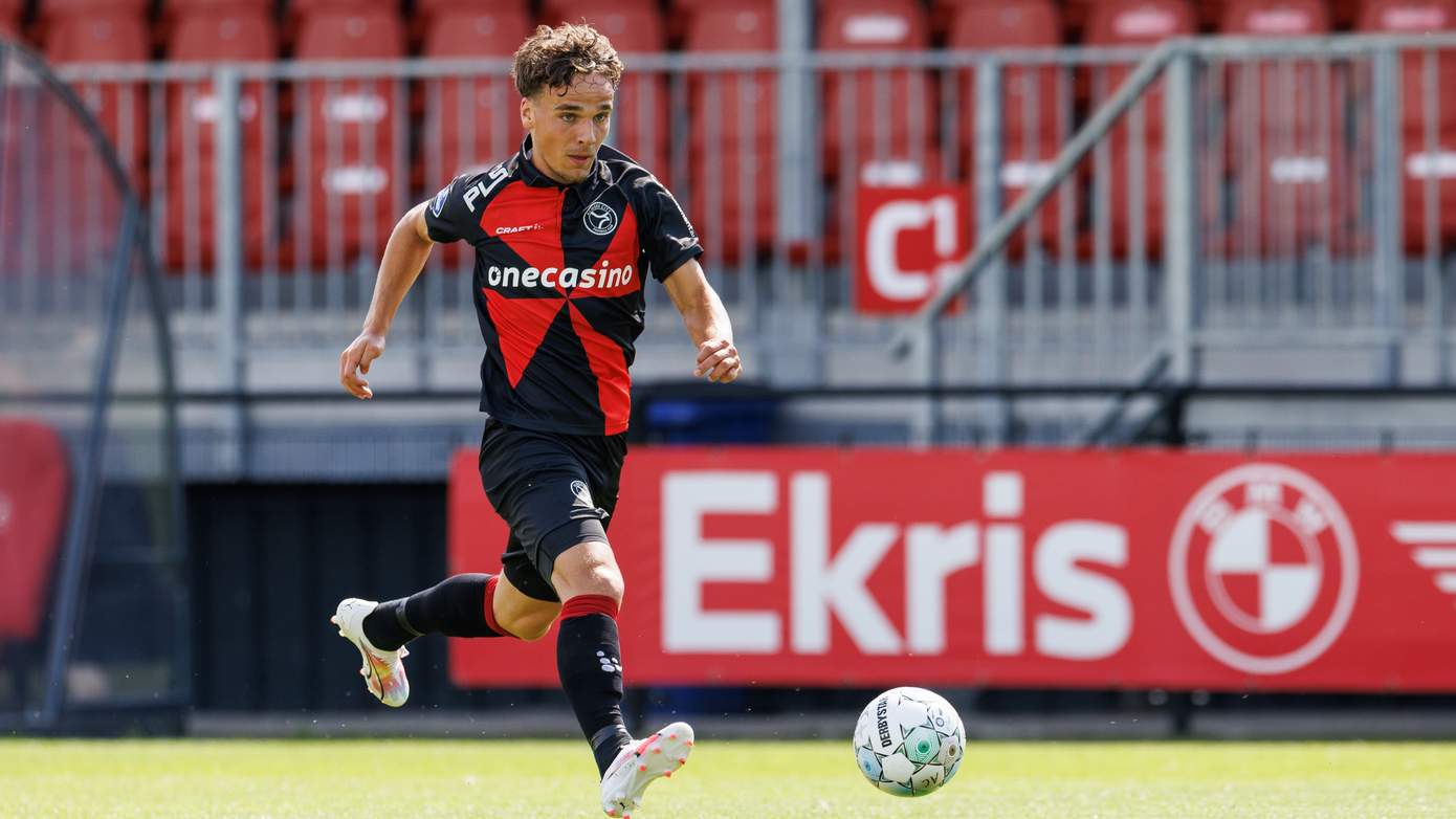 FC Emmen huurt Bradly van Hoeven van Almere City
