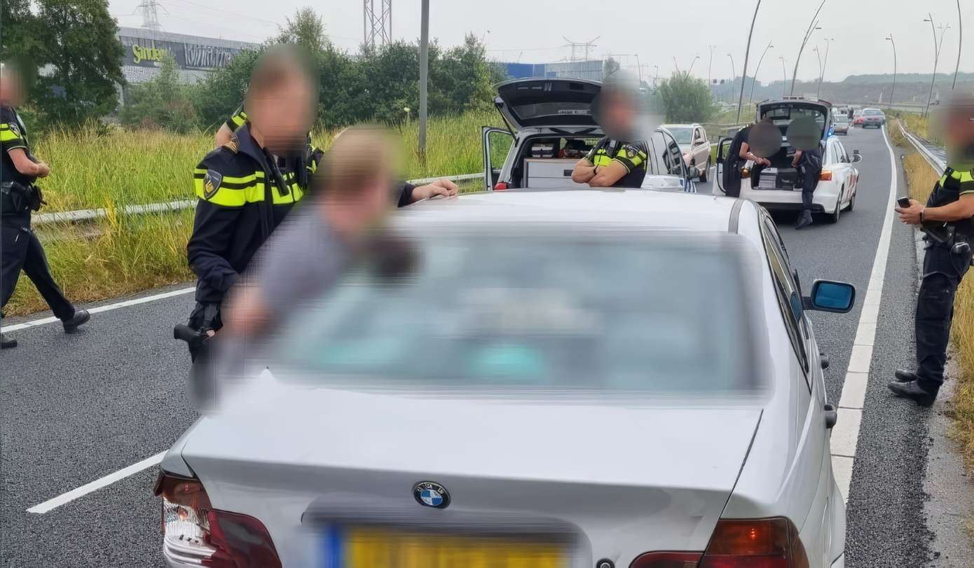 Video: Man (25) uit Hoogeveen na wilde achtervolging aangehouden voor ontvoeren ex-vrouw