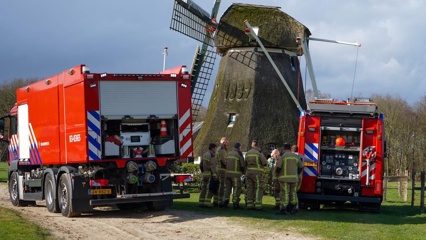 Molen in Oudemolen gered van uitslaande brand