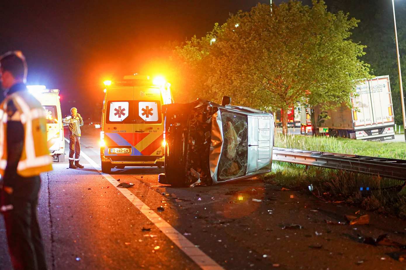 Drie gewonden bij ernstig ongeval op A28