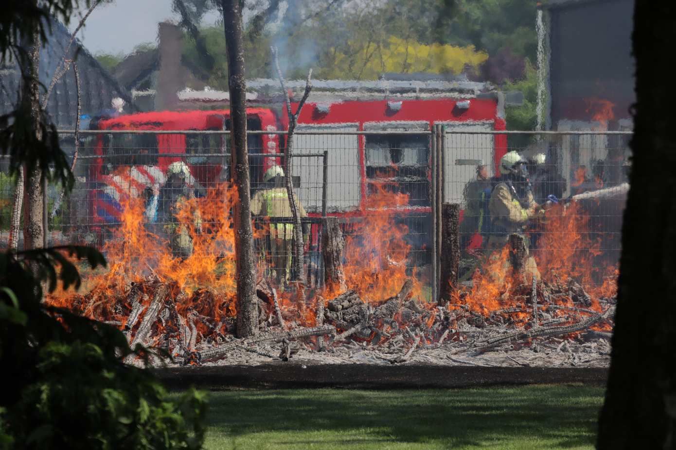 Flinke brand in tuin van woning Klazienaveen