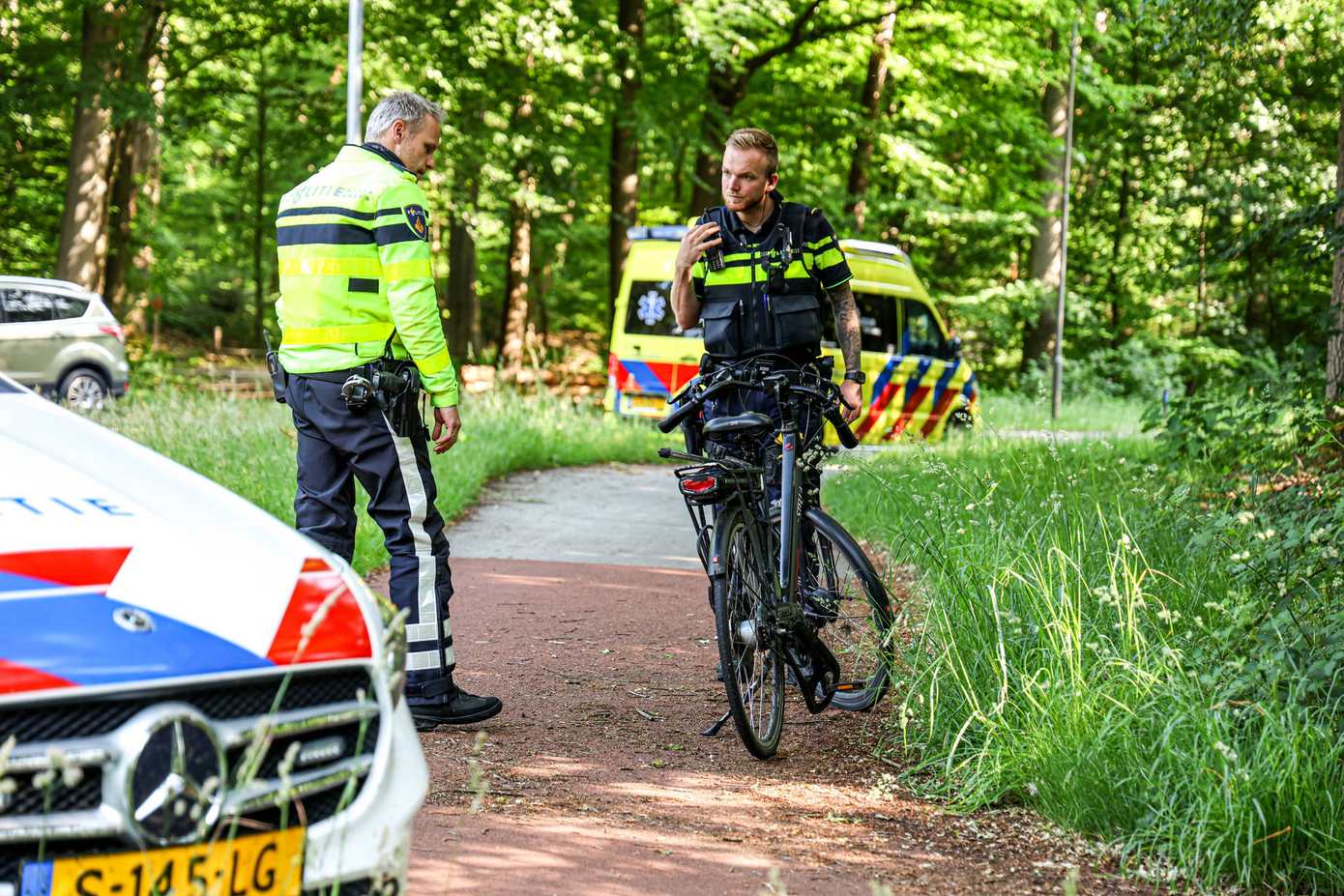 Auto en fietsster met elkaar in botsing