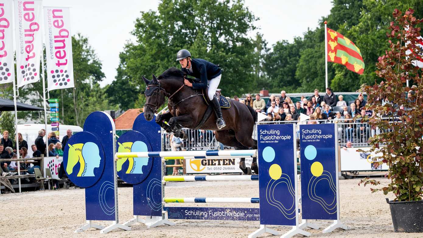 Maurice Stevens wint Grote Prijs van CH Eext