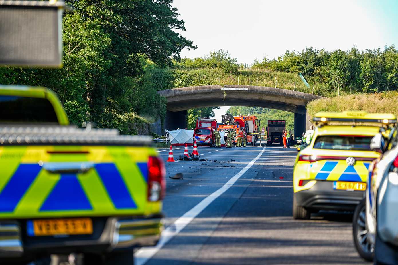 Man (18) omgekomen bij ernstig ongeval met vrachtwagen op A28
