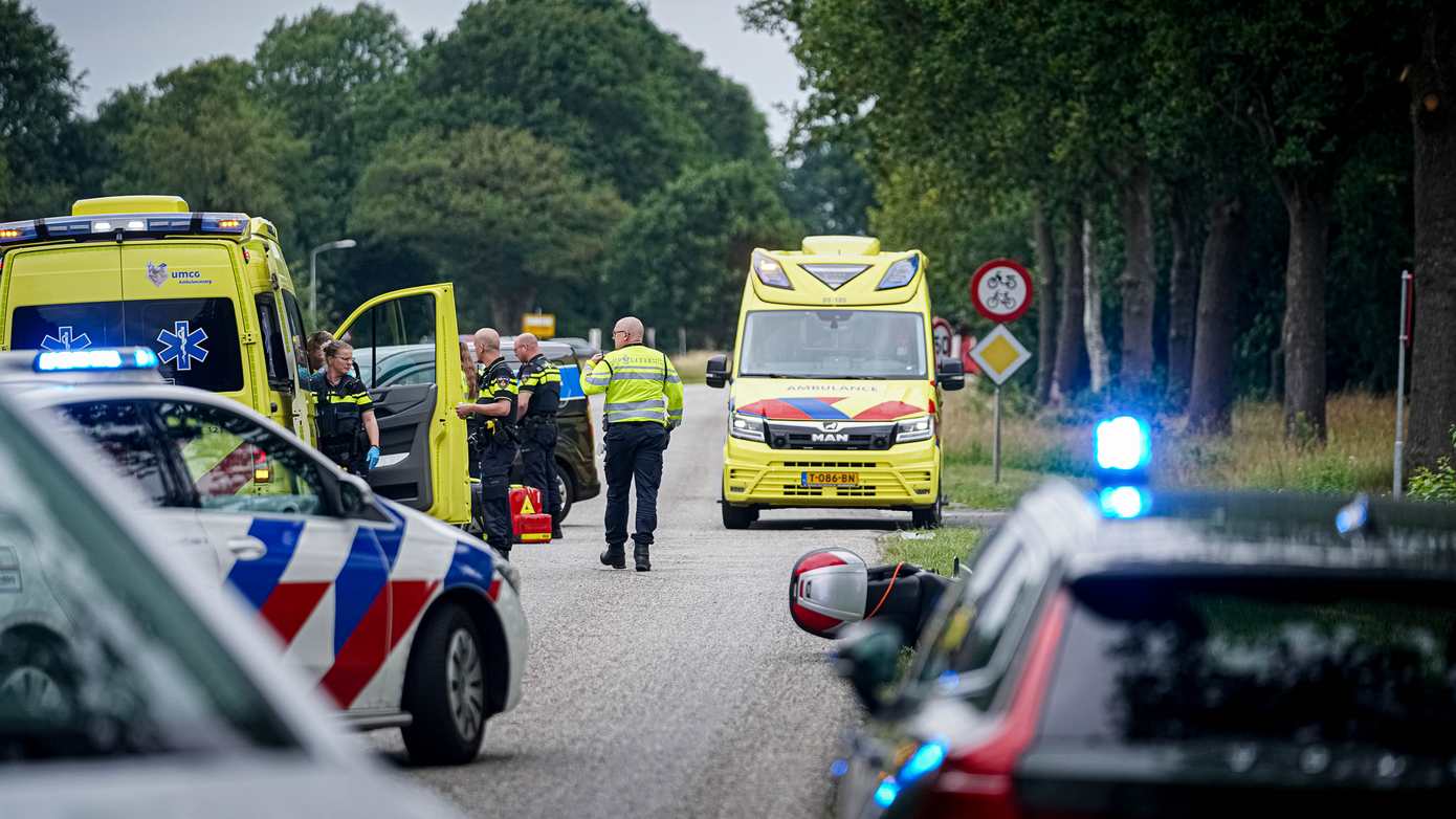 Asserweg afgesloten vanwege ernstig ongeval tussen fietser en motorrijder