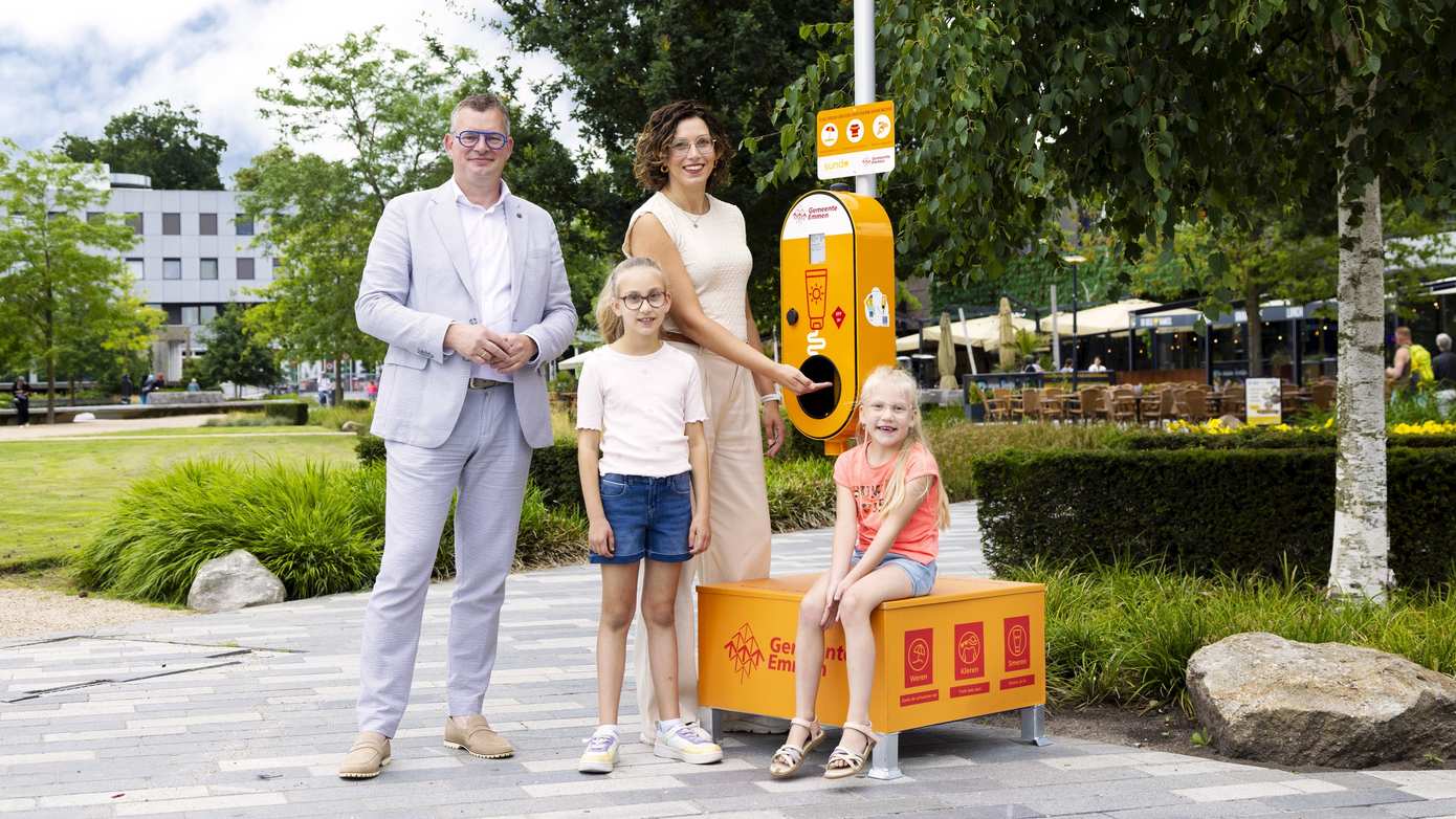Gemeente Emmen plaatst zonnebrandpalen: gratis insmeren op zonnige plekken