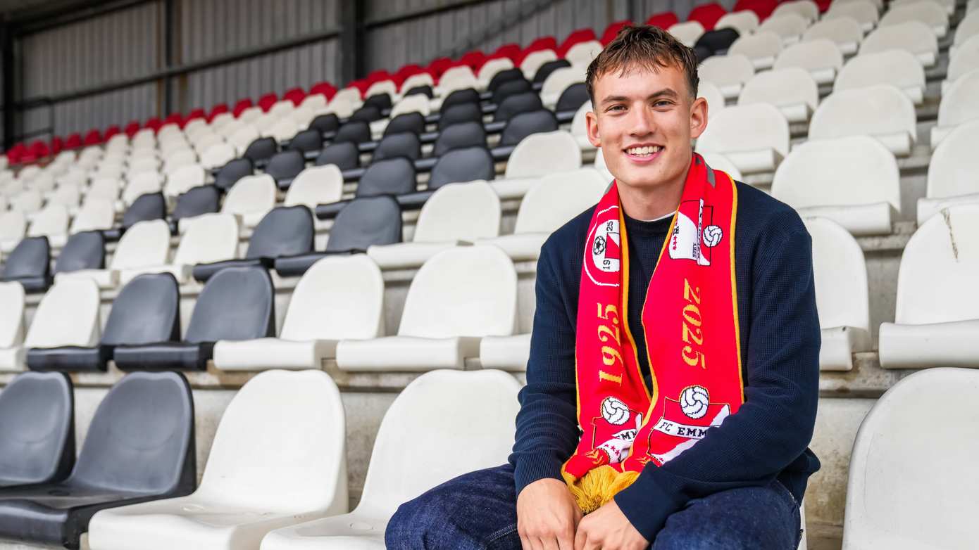 Middenvelder Adam Claridge tekent bij FC Emmen