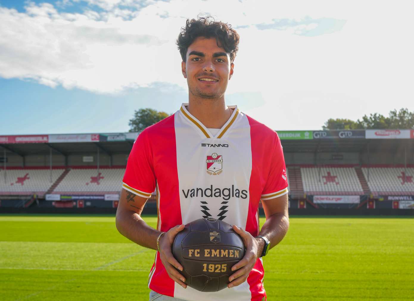 FC Emmen huurt Antonio Satriano van Heracles Almelo