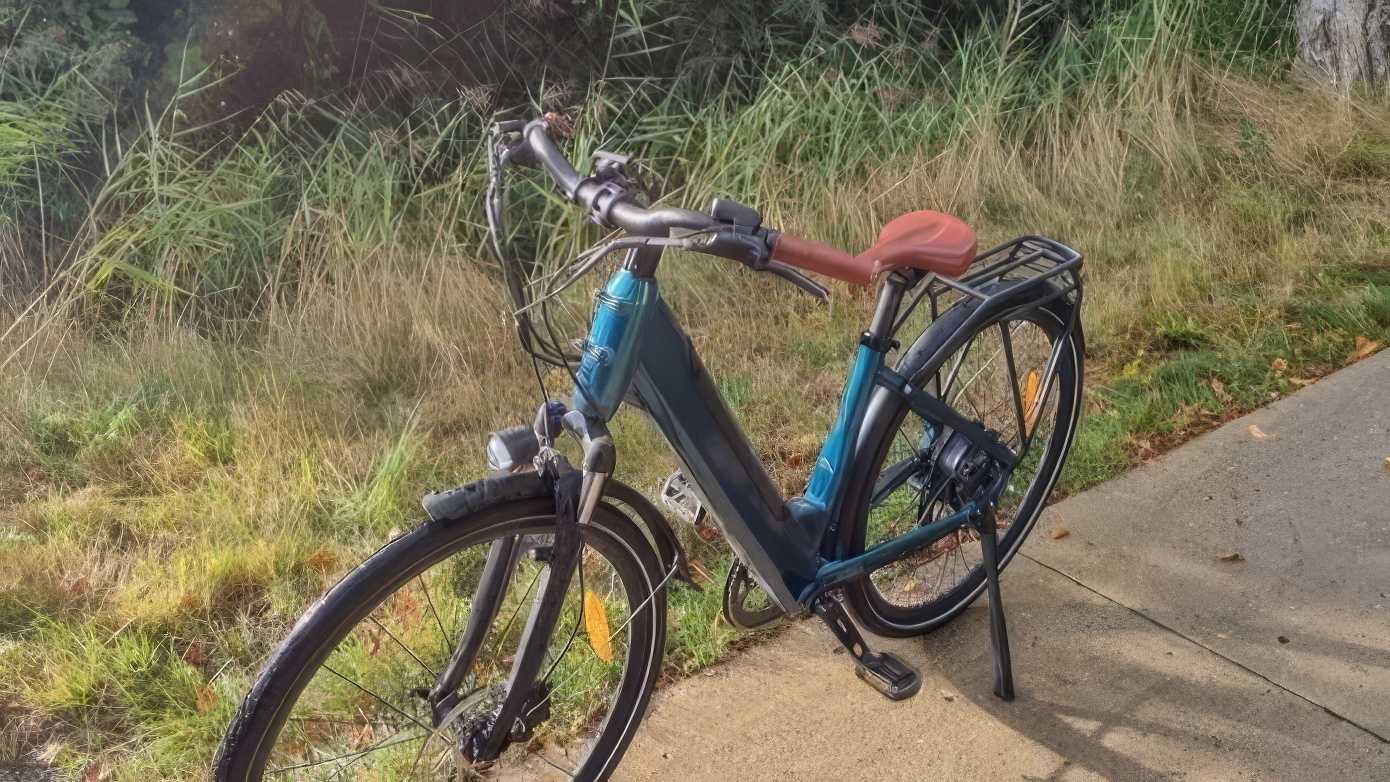 Politie zoekt eigenaar van vermoedelijk gestolen fiets in Vries