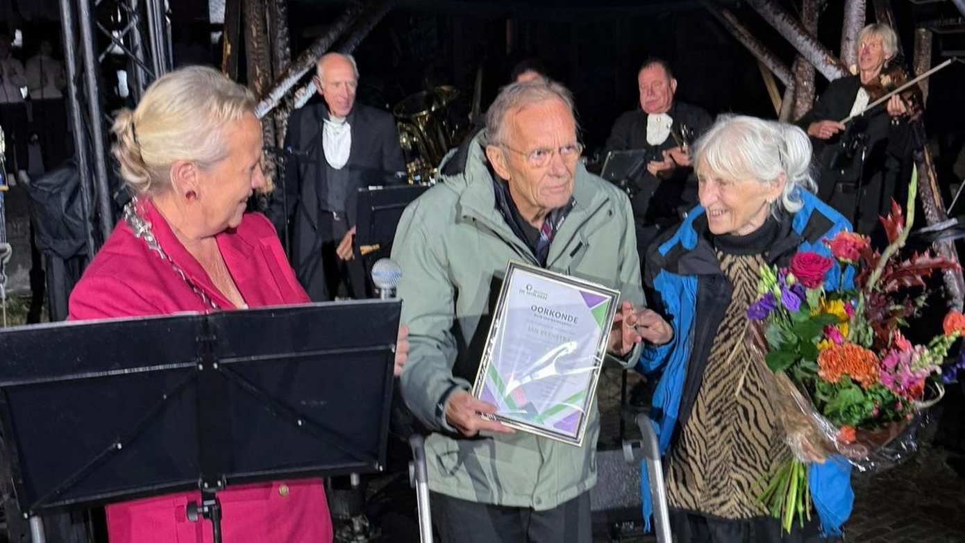 Gemeentelijke erepenning voor Jan Veenstra