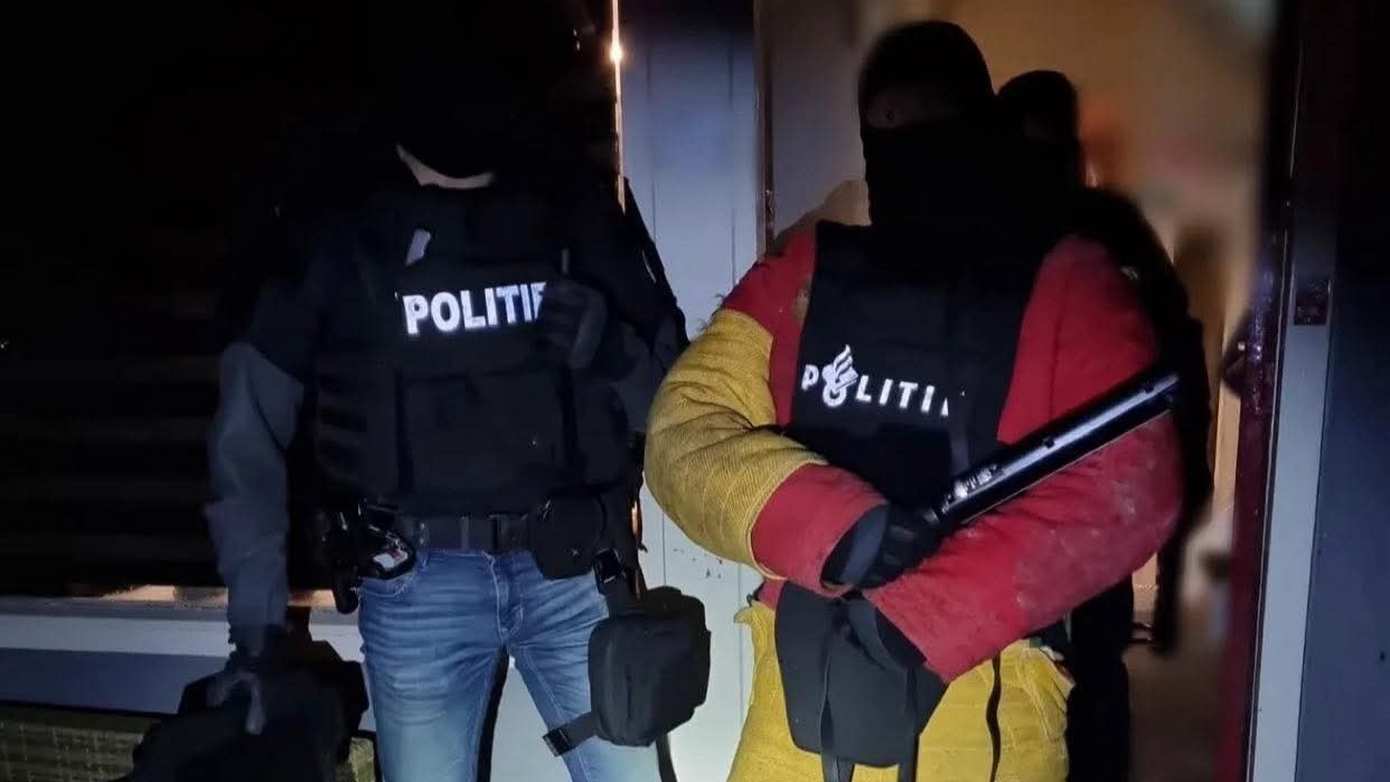 Man (26) aangehouden door speciaal team van de politie vanwege bedreiging met vuurwapen
