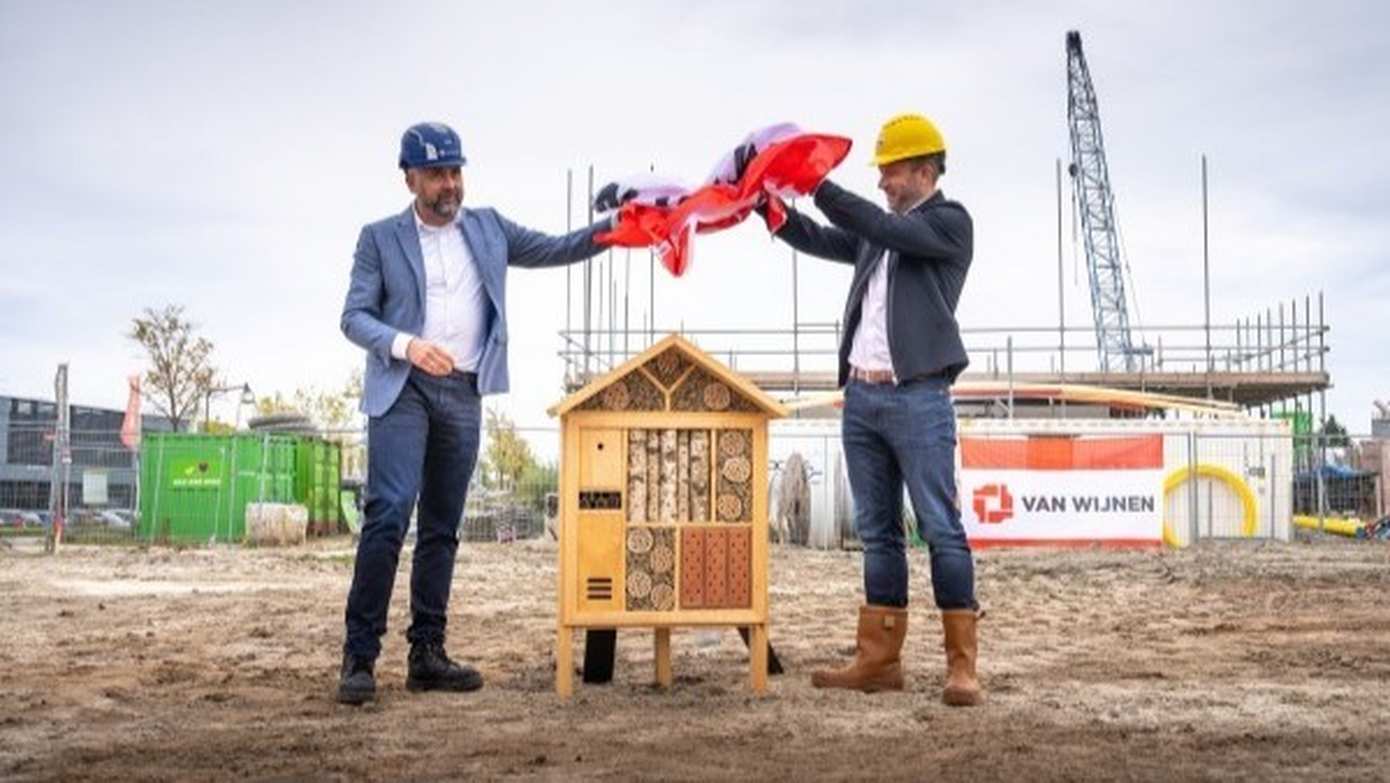 Start bouw Roderstate feestelijk gemarkeerd met onthulling insectenhotel 