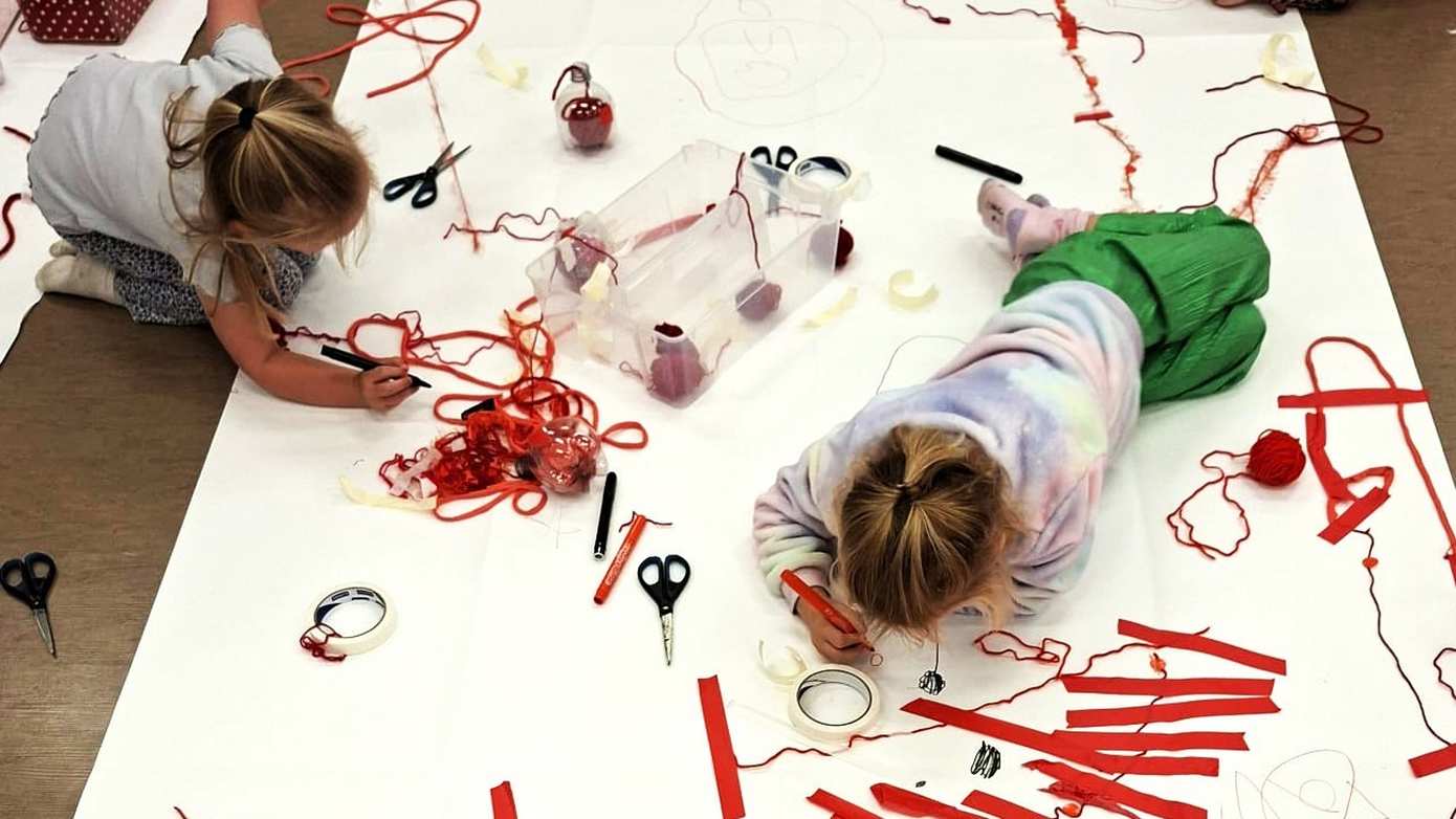 Peuters en kleuters op avontuur met ‘De rode draad’