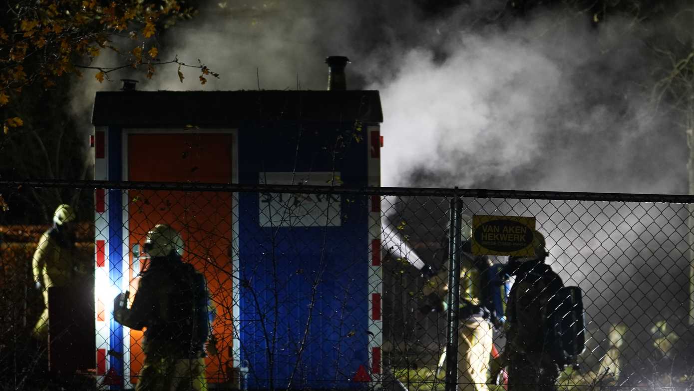 Schaftkeet brandt uit op begraafplaats