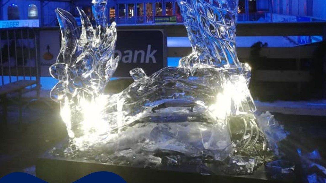 Vandaag en morgen Ice carving door Jeroen Boersma op Koopmansplein in Assen