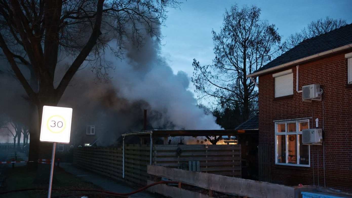 Forse rookontwikkeling bij uitslaande brand in Nieuw-Buinen