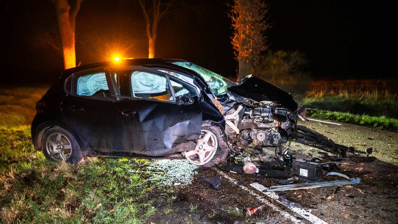 Bestuurder gewond bij eenzijdig ongeval Hooghalen