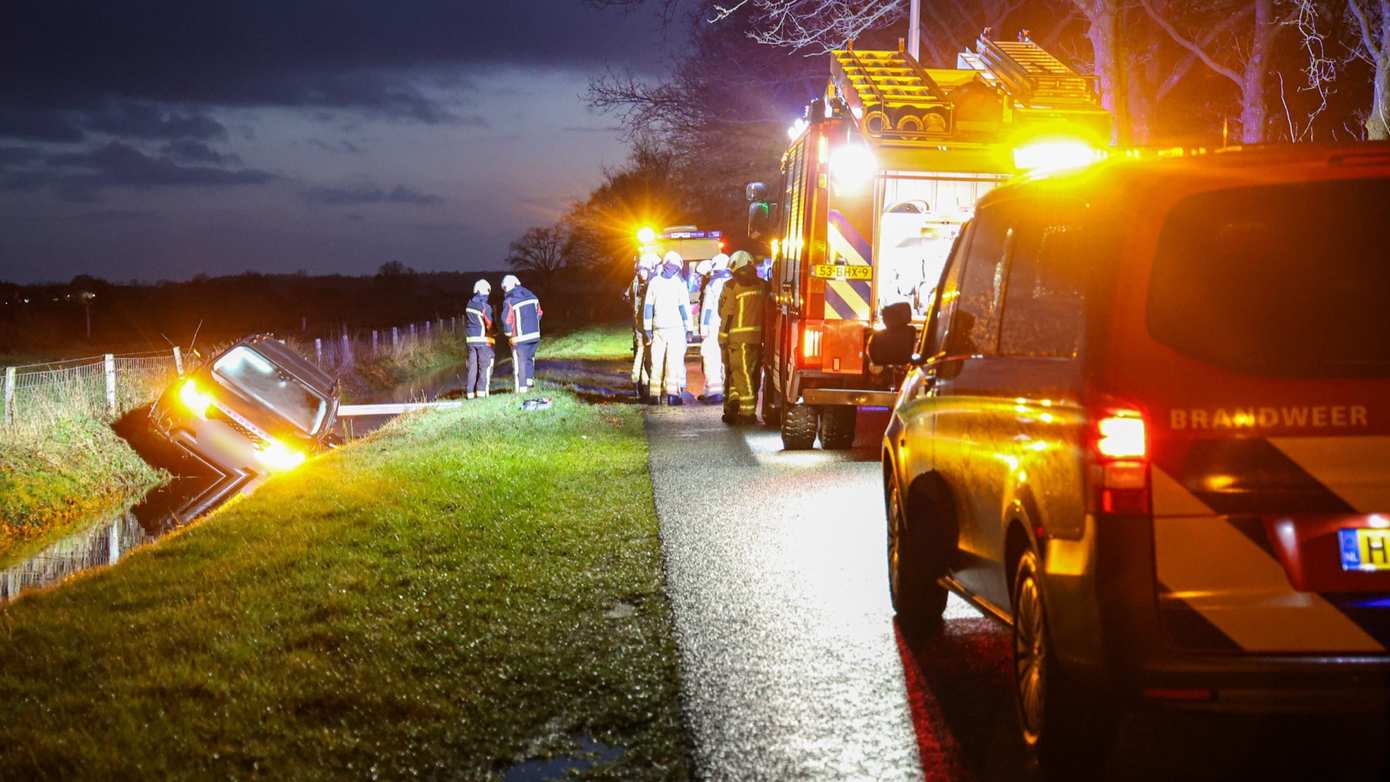 Automobilist de sloot in na eenzijdig ongeval bij Eursinge