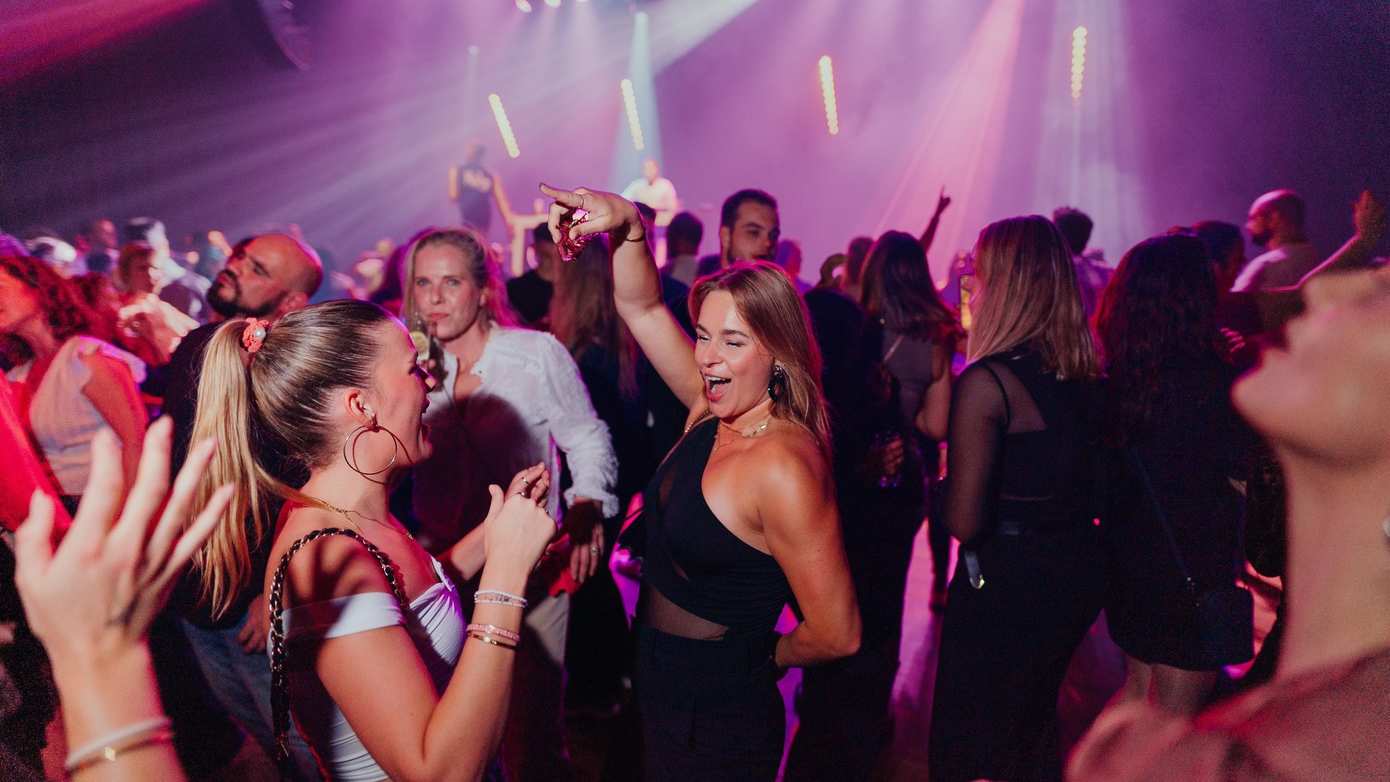 ClubNU terug naar Emmen: “Even geen to-do’s, alleen muziek, gezelligheid en genieten”