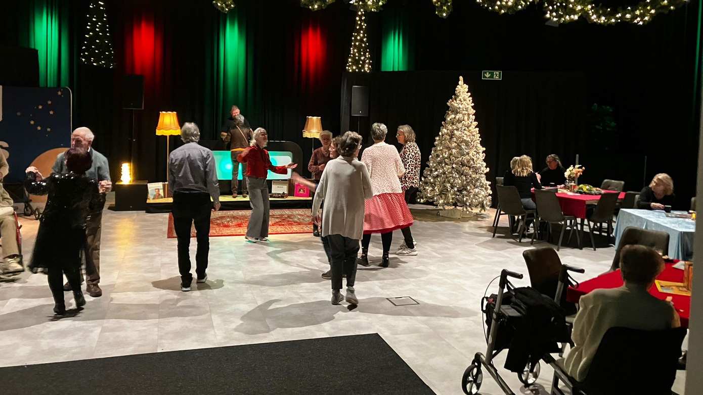 Swingen op de hits van vroeger tijdens De Dans Soos in Nijeveen op 22 juni