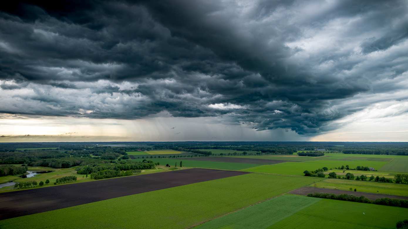 Code geel voor onweer en windstoten vanmiddag en vanavond