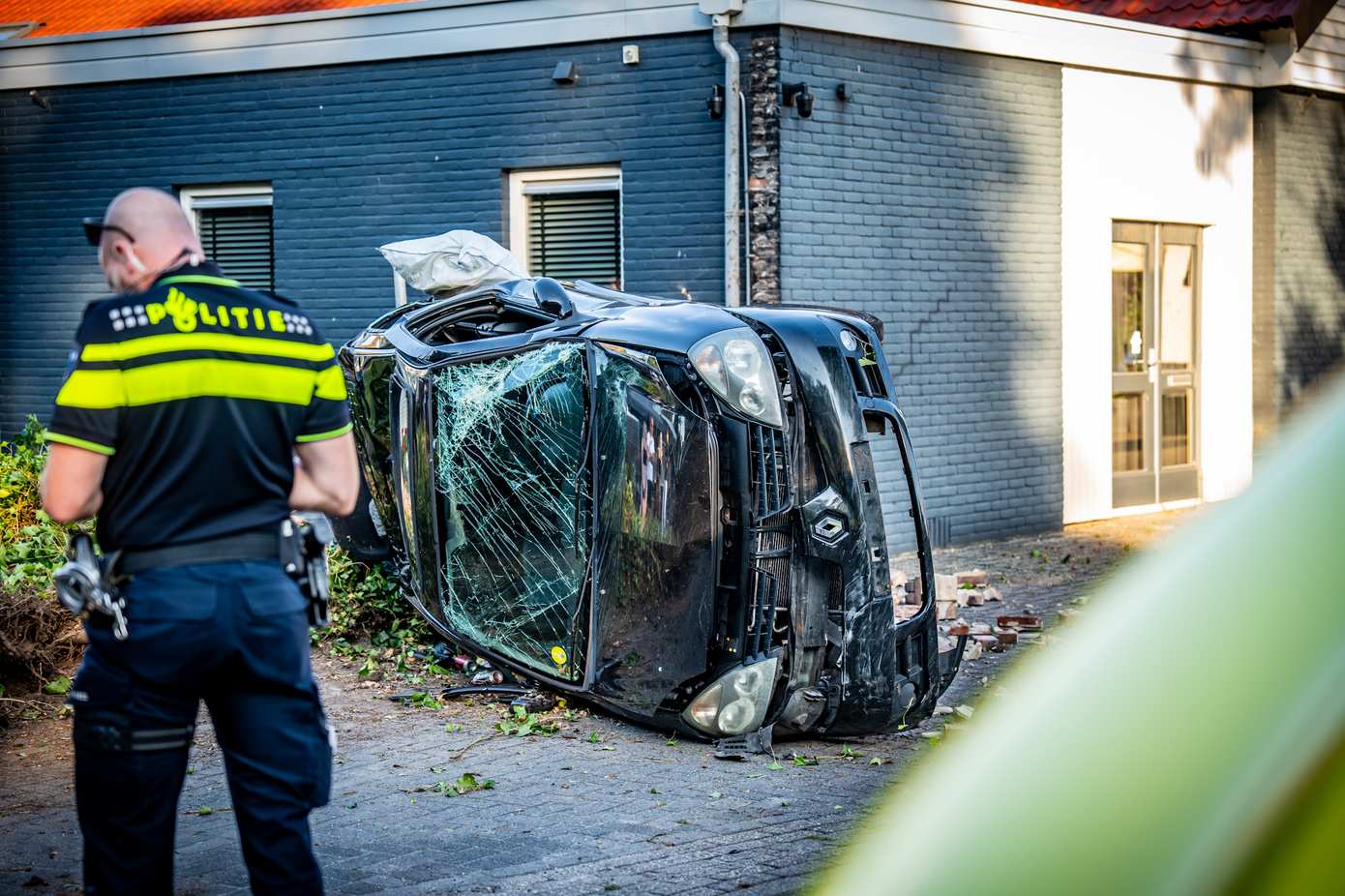 Meerdere gewonden bij eenzijdig ongeval in Havelte: weg afgesloten en forse schade