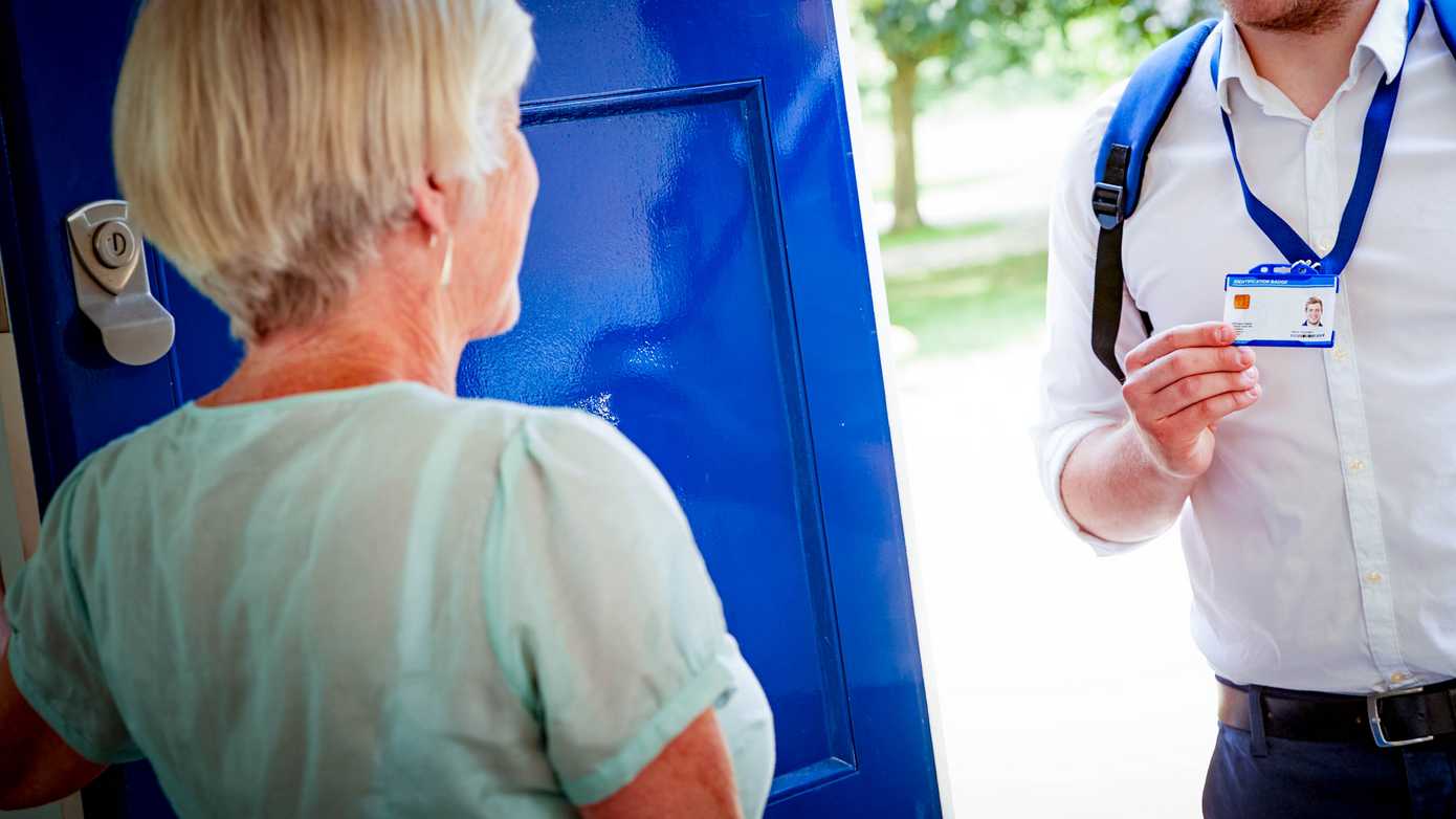 Nepagent berooft slachtoffer van meerdere sieraden: 'geraffineerde vorm van oplichting'