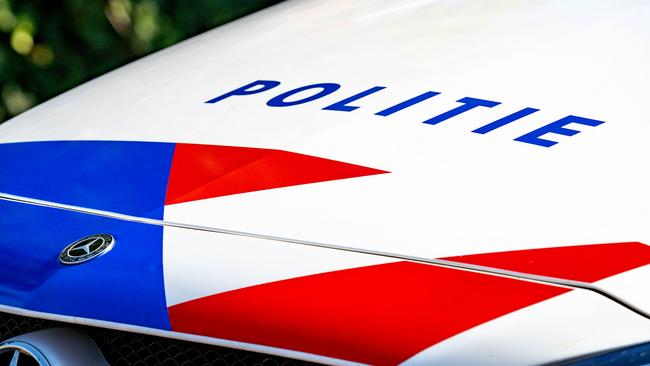 Politie zoekt witte 45km/h auto met zwart dak in verband met een aanrijding